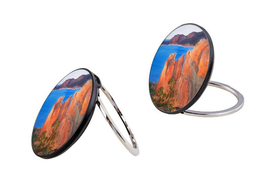 Mountainscape Print Magnetic Phone Charger and Stand